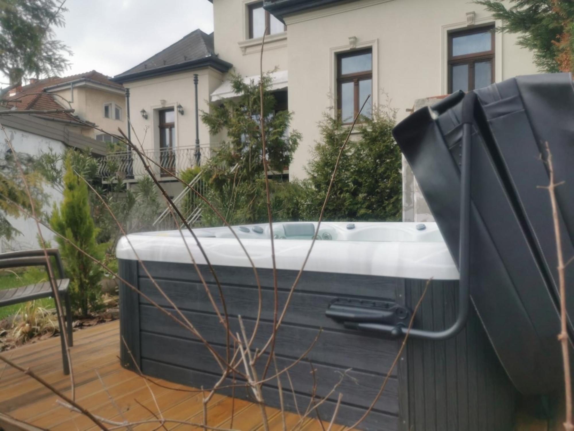 Kuria Apartman With Private Jacuzzi And Pool Budapeste Exterior foto