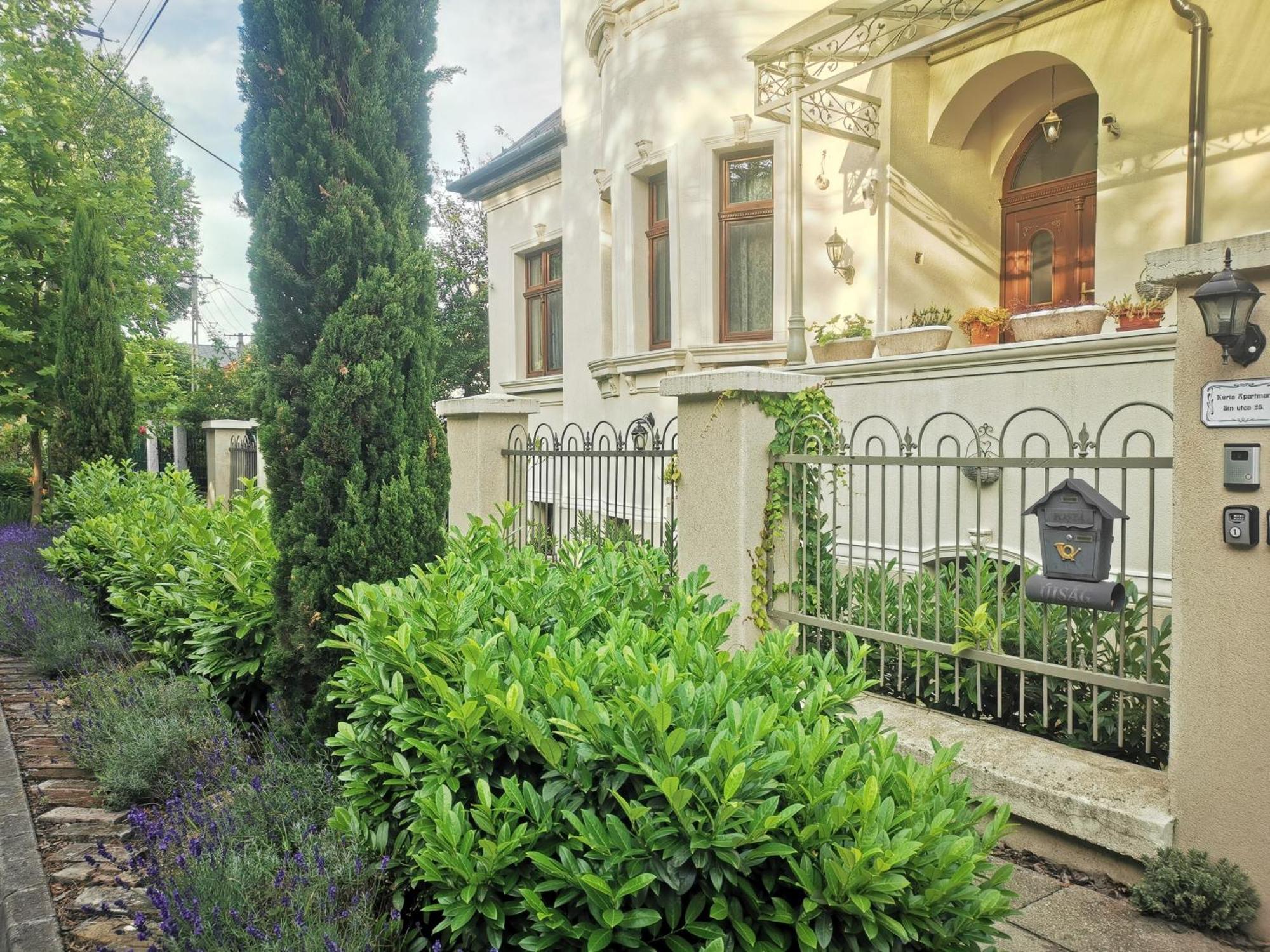 Kuria Apartman With Private Jacuzzi And Pool Budapeste Exterior foto